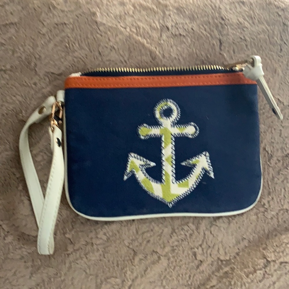 Anchor zip wristlet